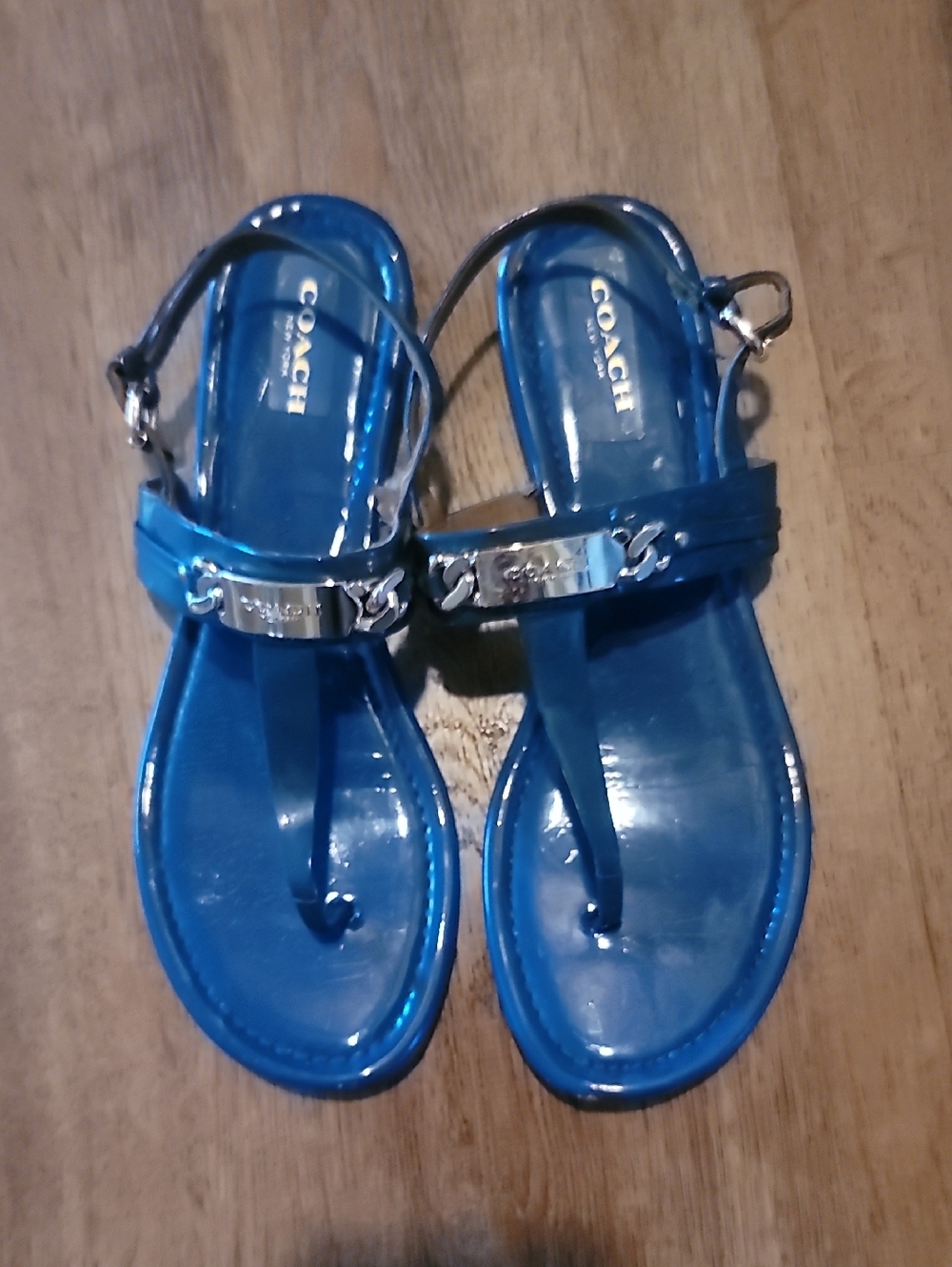 Coach Blue Patent Gold LogoT-Strap Logo Sandals